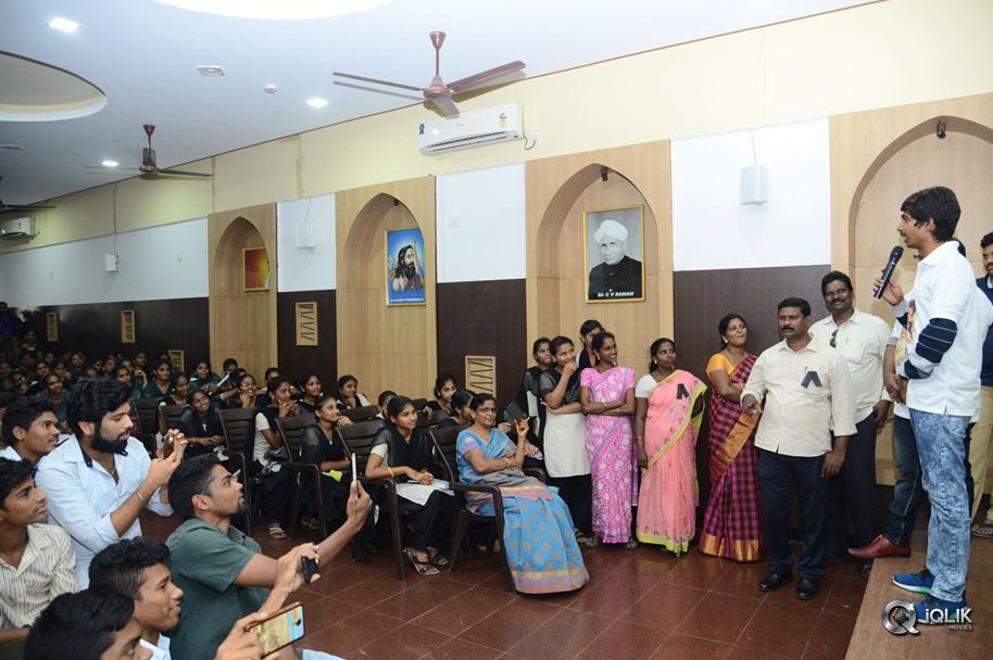 London-Babulu-Movie-Team-at-AVN-college-Vizag